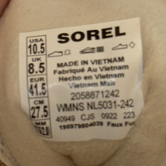 Sorel Boots - Picture 6 of 8